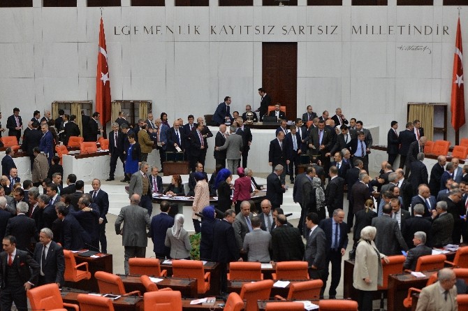 Anayasa değişiklik teklifi görüşmelerinin ilk turu tamamlandı