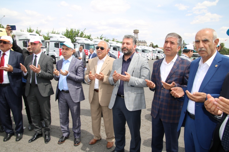 18 İnsani Yardım Tırı Afrine Uğurlandı