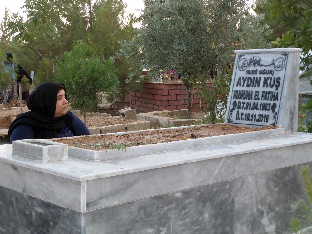 Bayram günü mezarlıklar doldu taştı