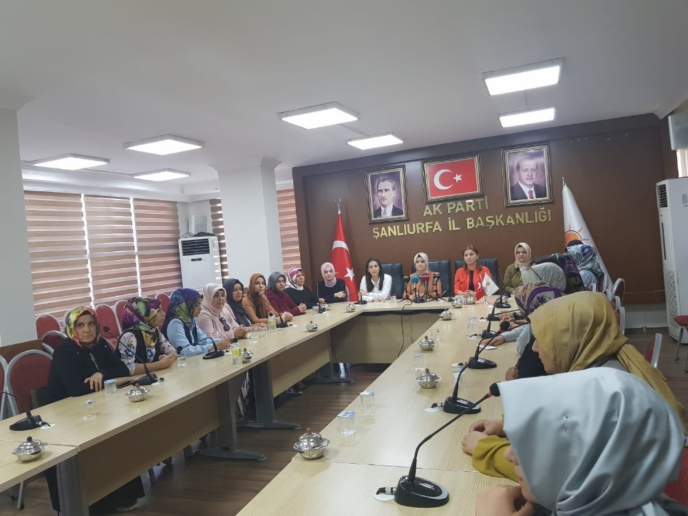 Şanlıurfa Ak Parti Kadın Kolları Srebrenitsa Soykırımını kınadı