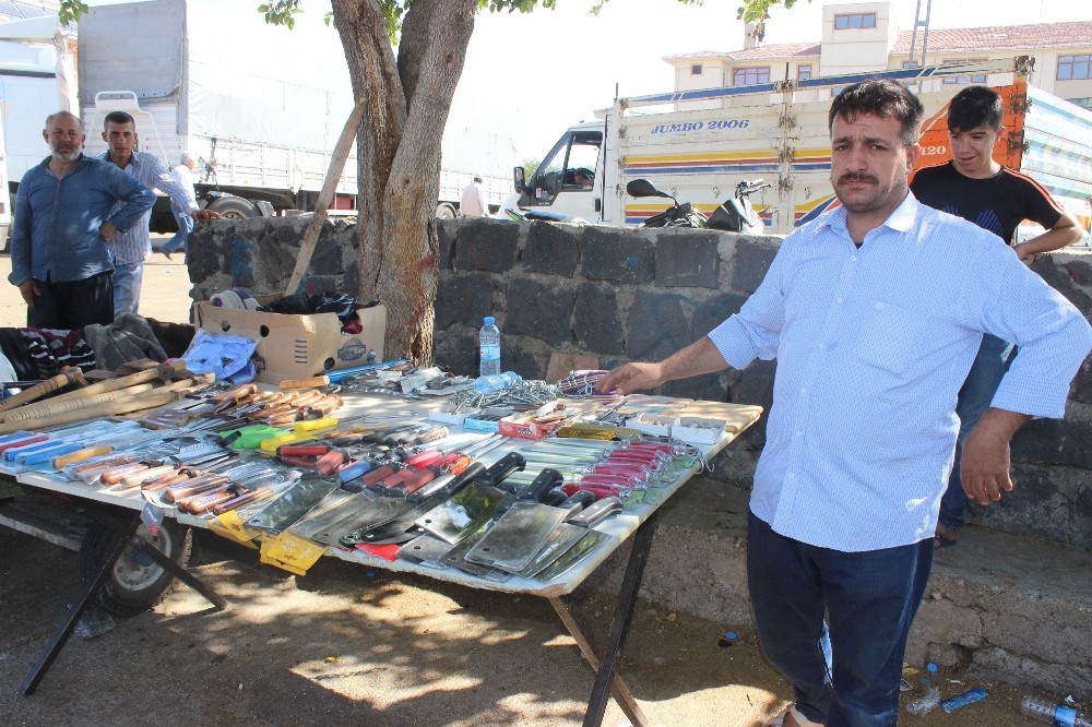 Bıçak satıcıları ile bileyicileri bayram mesaisine başladı
