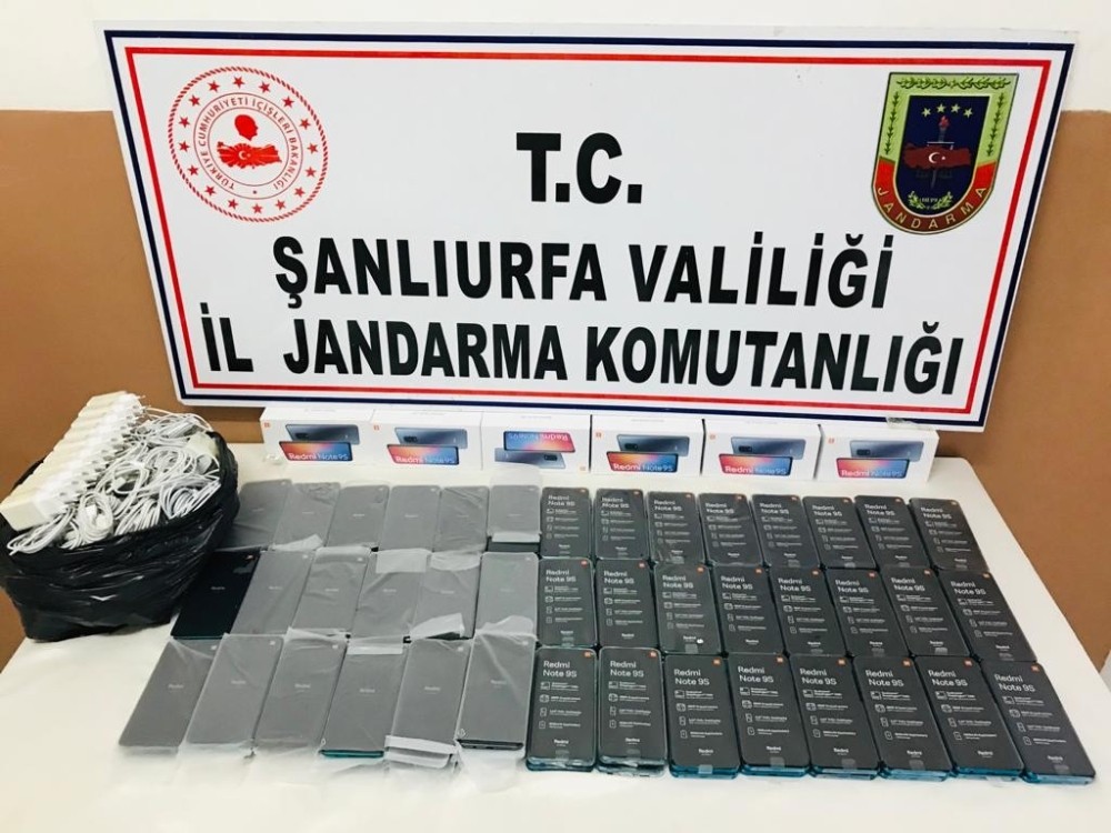 Şanlıurfa’da 102 adet kaçak cep telefonu ele geçirildi