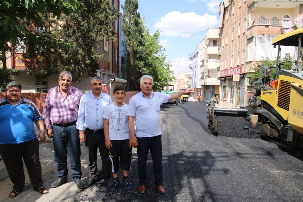 Büyükşehir Eyyübiye’de yolları güçlendiriyor