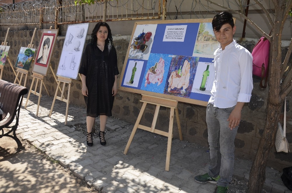 Siverek’te Görsel Sanatlar ve Teknoloji Tasarım Sergisi