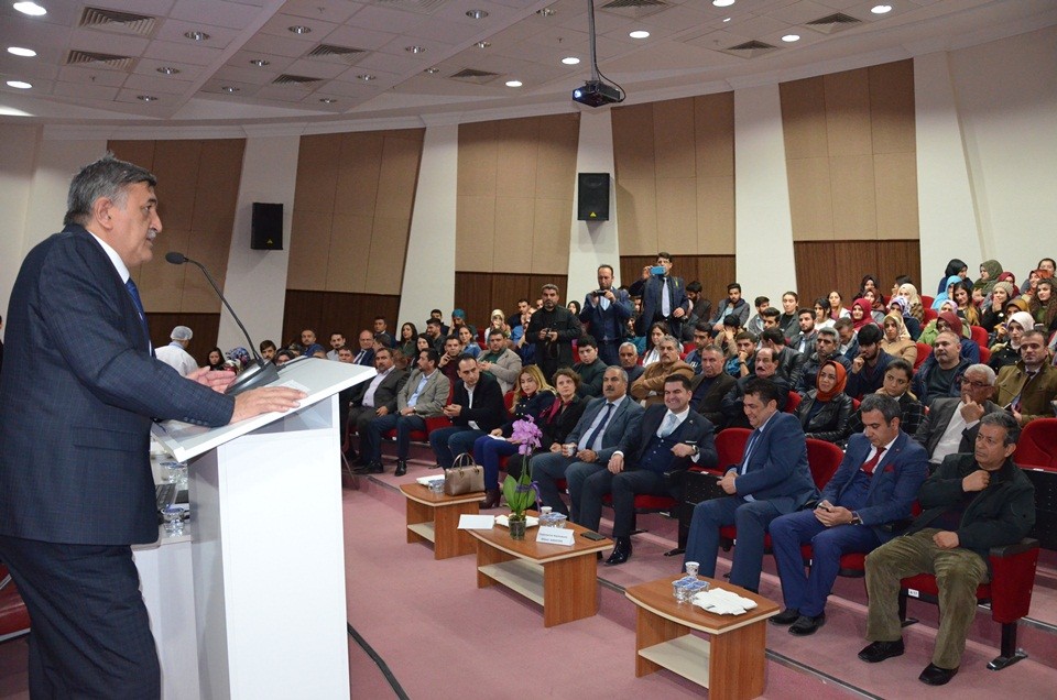 Viranşehir’de akılcı antibiyotik kullanımı konferansı gerçekleştirildi