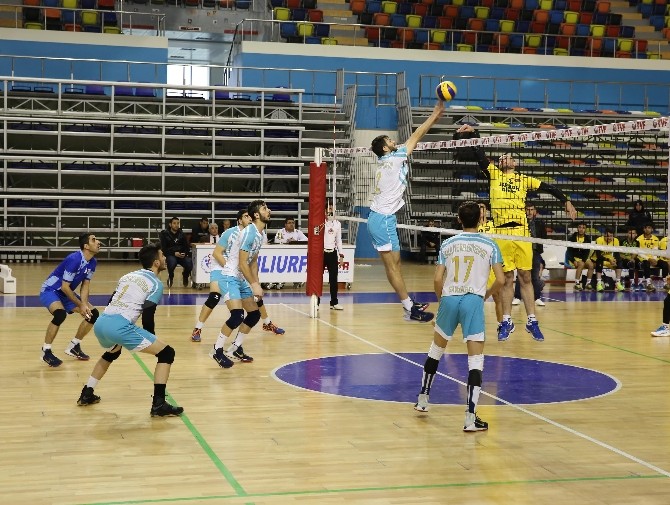 Haliliye voleybol takımı Ceylanpınar’a geçit vermedi