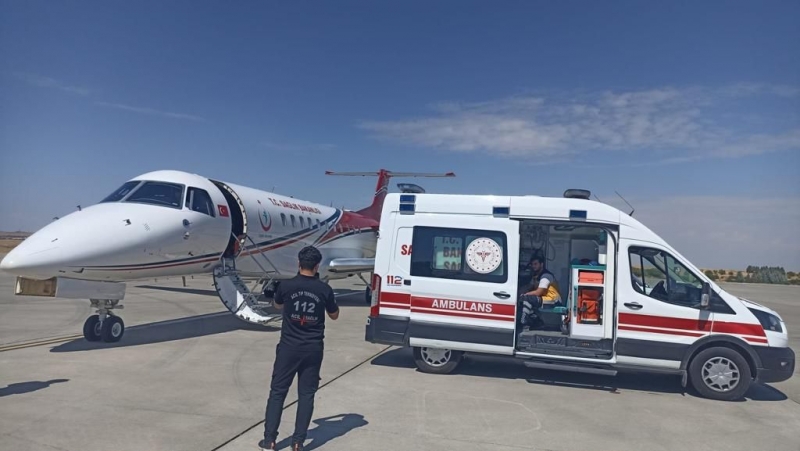 Ambulans uçak Şanlıurfa’dan bebekler için havalandı