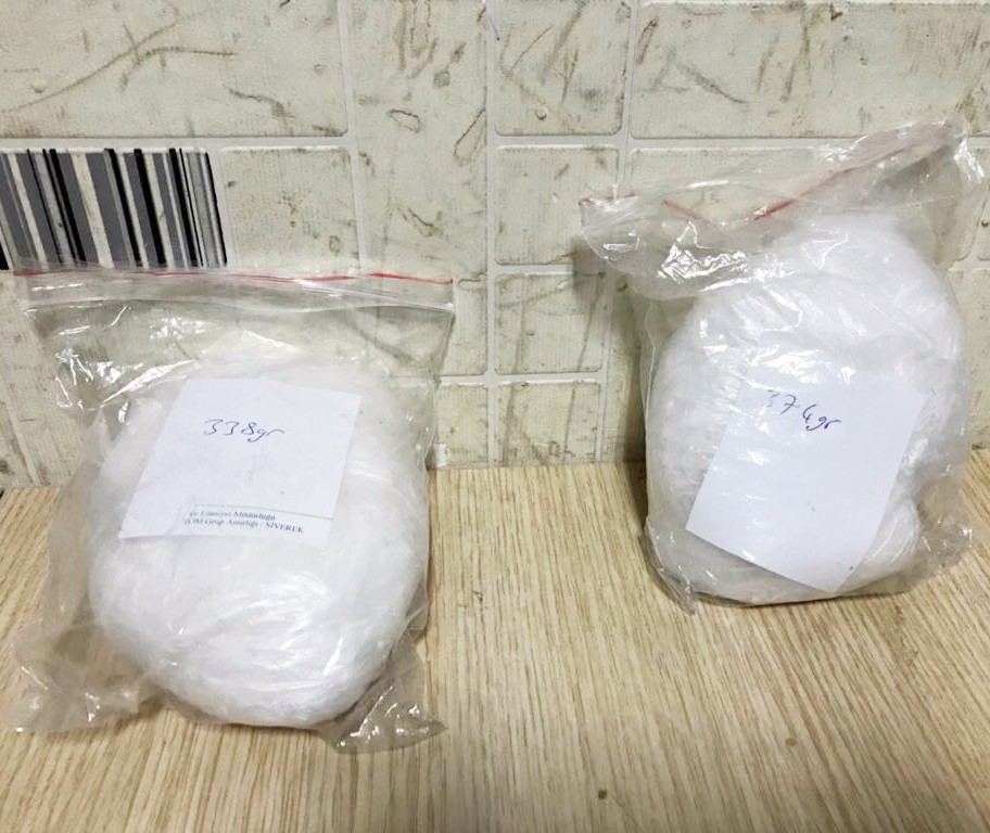 İç çamaşırına gizlenen 712 gram uyuşturucu ele geçirildi