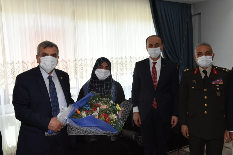 BAŞKAN BEYAZGÜL, TÜM ŞEHİTLERİMİZİ RAHMET İLE ANIYORUZ