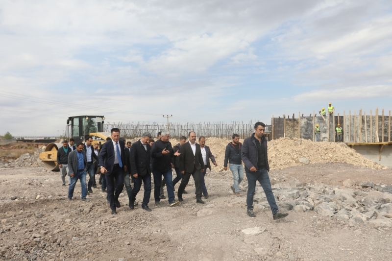 Başkan Çiftçi Çevik Kuvvet Köprülü Kavşağında Çalışmaları İnceledi