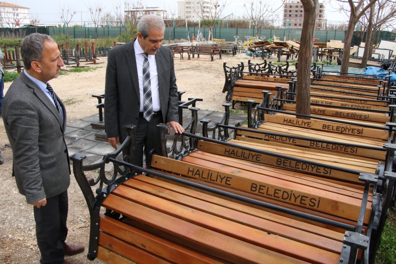 Başkan Demirkol, Geri Dönüşüm Atölyesinde İncelemelerde Bulundu