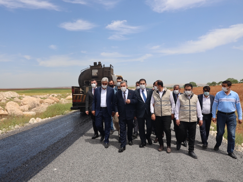 Başkanlar Göbeklitepe güzergahındaki asfalt çalışmalarını inceledi