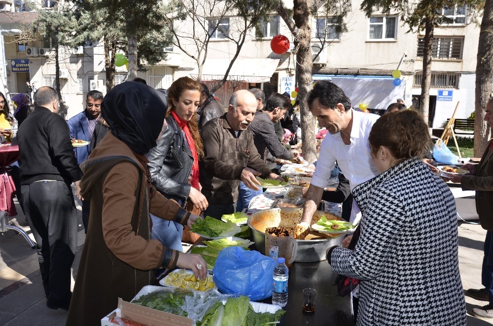 Siverek’te ihtiyaç sahipleri ve yetimler yararına kermes düzenlendi