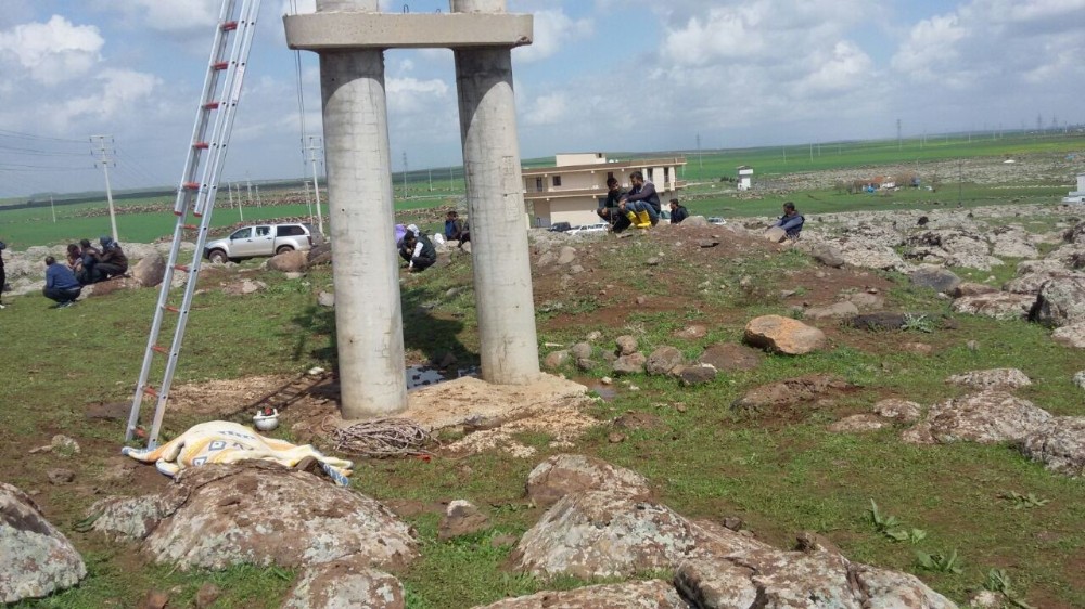 Elektrik akımına kapılan işçilerden biri öldü, diğeri ağır yaralandı