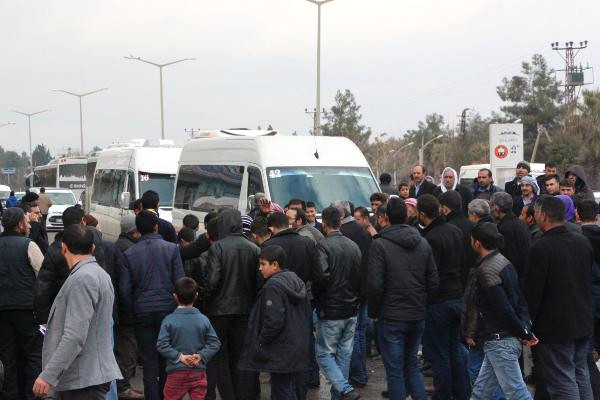 Elektrik Kesintilerine Tepki Gösteren Mahalleli Yol Kapattı
