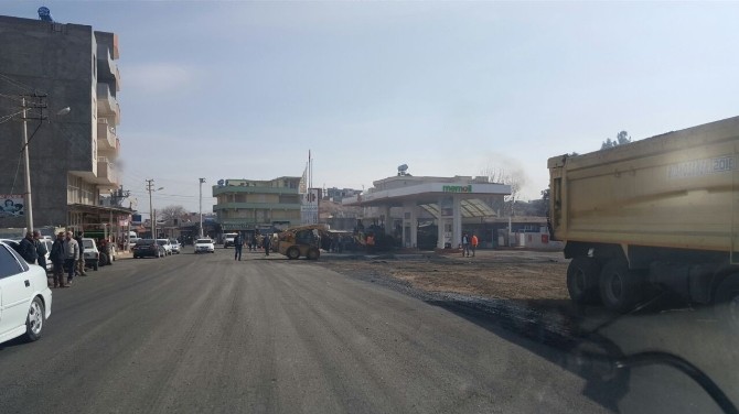 Yakıt istasyonunun bahçesinin asfaltlanması mahallelinin tepkisine neden oldu