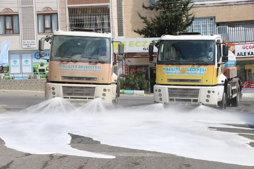 Haliliye’de cadde ve sokaklar dezenfekte edildi