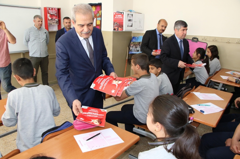 Haliliyeli Öğrencilere İstiklal Marşı Konulu Ödülle Deneme Sınavı