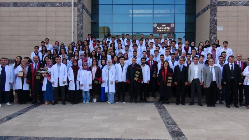 Harran Tıp Fakültesinde ‘Beyaz Önlük’ Giyme Töreni