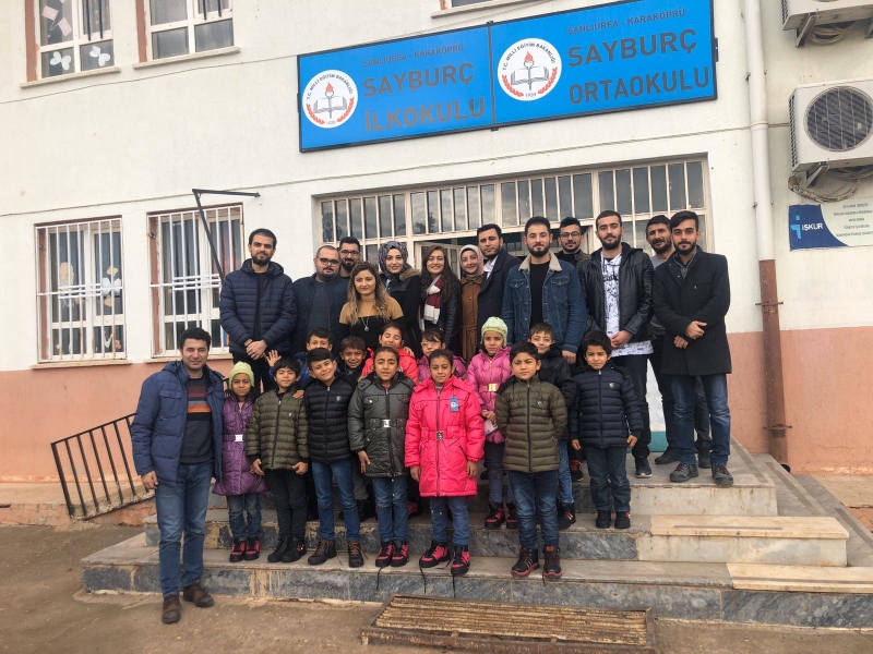Harran Üniversitesi’nden 3 Köy Okulundaki Öğrencilere Giyecek Yardımı
