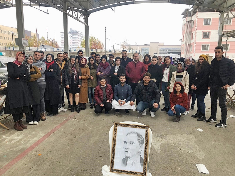 HRÜ Halfeti MYO’da Mehmetçik Vakfı Yararına Kermes Düzenlendi