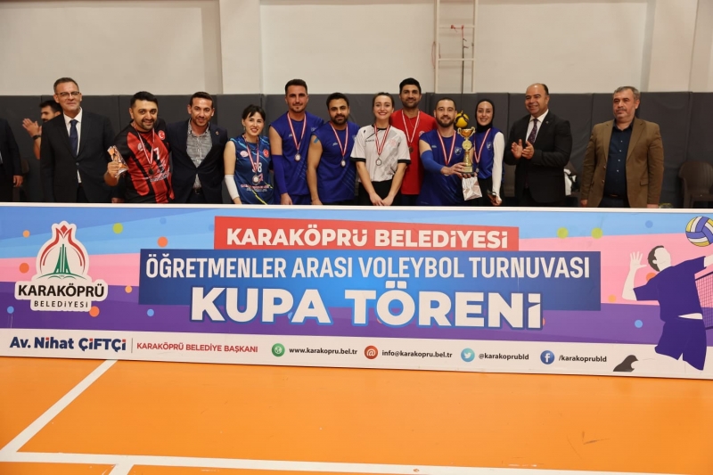 KARAKÖPRÜ’DE ÖĞRETMENLER VOLEYBOL TURNUVASI GÖRKEMLİ FİNALLE TAMAMLANDI