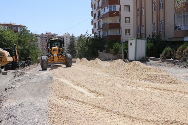 KARŞIYAKA’DA TRAFİĞİ RAHATLATACAK YOL HAMLESİ