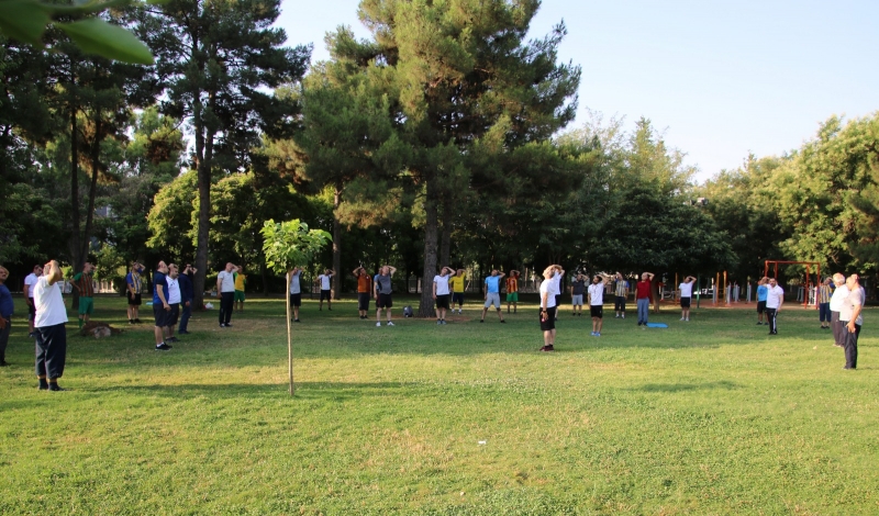 KASAPTAŞI PARKINDAKİ SPOR ALETLERİ VE KOŞU PİSTİ YENİLENDİ