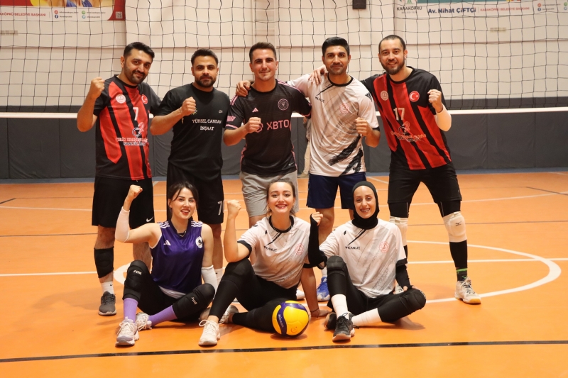 ÖĞRETMENLER KARAKÖPRÜ’DE SAHAYA ÇIKTI