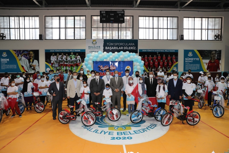 Şanlıurfa’da 100 öğrenciye bisiklet