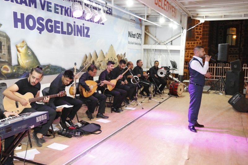 Siverek belediyesi Takoran Festivali halk konseri