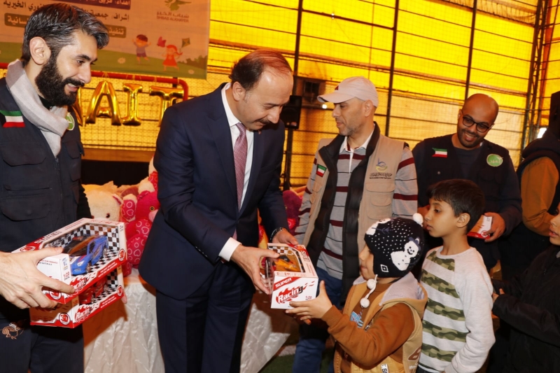 Suriyeli 300 Yetim Çocuk Oyuncaklarla Sevindi