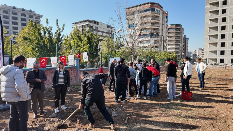 YEŞEREN OKULLAR PROJESİ İLE FİDANLAR TOPRAKLA BULUŞUYOR