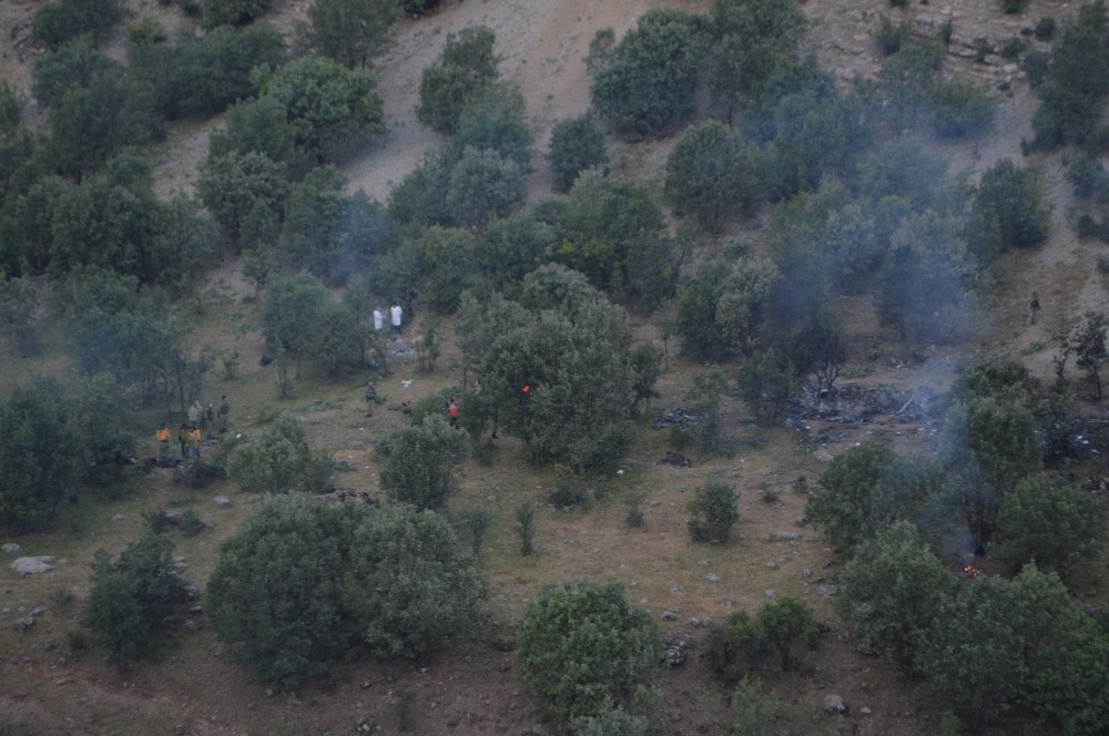 Şırnak’ta düşen helikopter enkazında incelemeler devam ediyor