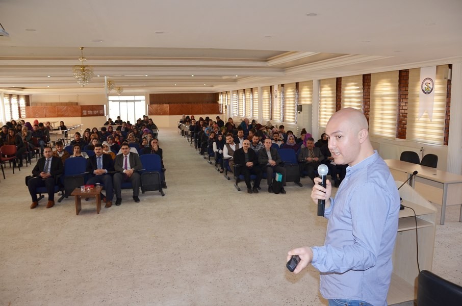 Harran Üniversitesinde akılcı ilaç kullanımı semineri