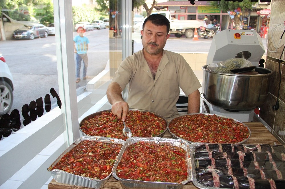 Şanlıurfalı kasaplar kadınların tahtını sallıyor