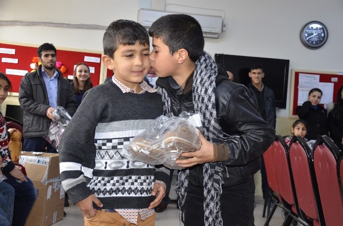 Zihinsel engelli öğrenciler gönülleri fethetti
