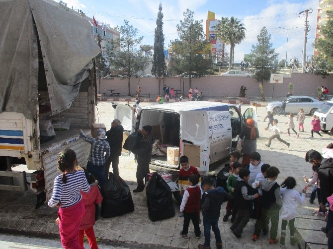 Haliliyeli öğrenciler oyuncaklarını Halepli çocuklara gönderdi
