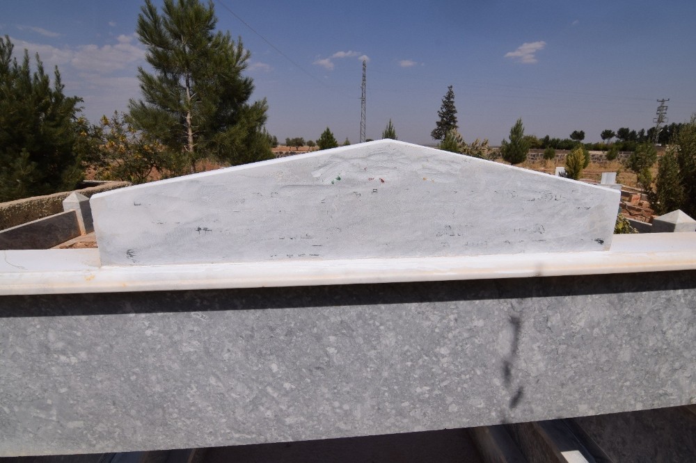Terör örgütü mensuplarının mezarlarındaki simge ve kod isimler silindi