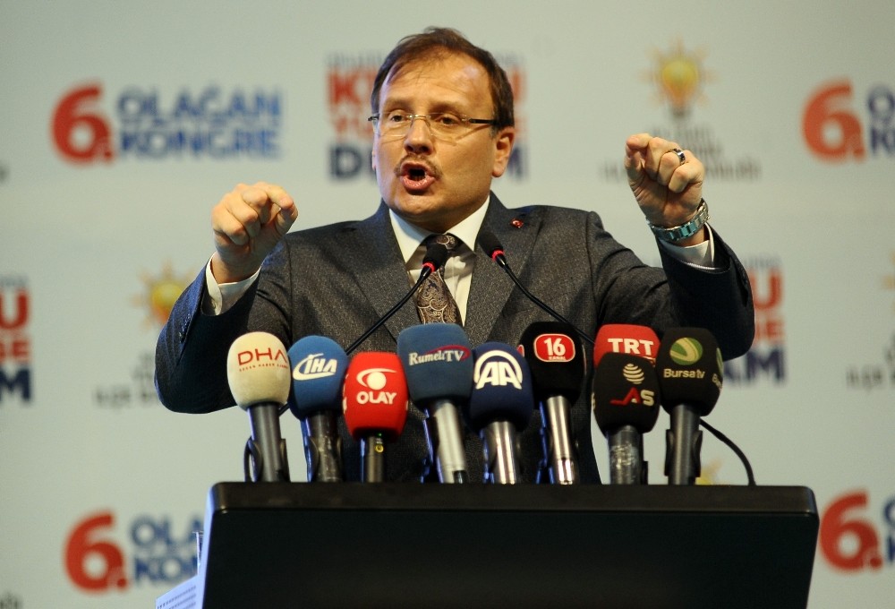 Başbakan Yardımcısı Çavuşoğlu: “Ümmet yüzünü dönmüş Türkiye’ye bakıyor”