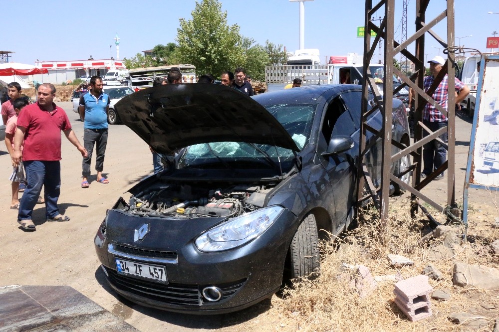 Siverek’te iki otomobil çarpıştı: 1 yaralı