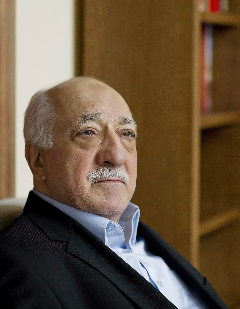 FETÖ lideri Gülen’den darbecilere övgü