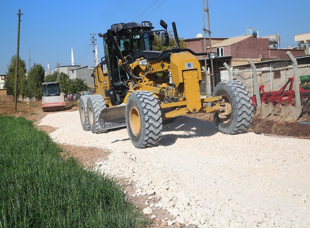 Haliliye Belediyesi, kırsalda yol yapım çalışmalarını sürdürüyor