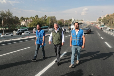ABİDE KAVŞAĞI KARAKÖPRÜ VİYADÜĞÜNÜN AÇILMASI TRAFİĞİ ÖNEMLİ ÖLÇÜDE RAHATLATTI