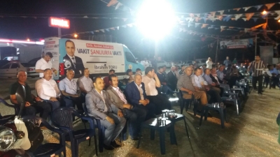Ak Parti Şanlıurfa Milletvekili Adayı İbrahim Torunun seçim bürosunda Kadir Gecesi nedeniyle mevlid-i şerif programı düzenlendi.