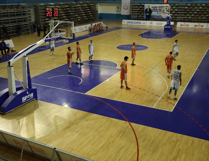 Haliliye basketbol ekibi, Silifke’yi farklı geçti