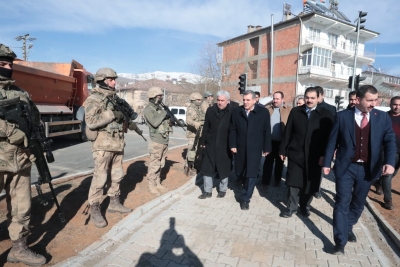 BAŞKAN BEYAZGÜL, AFET BÖLGESİNDE TEMASLARINI SÜRDÜRÜYOR