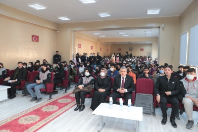 BAŞKAN BEYAZGÜL, ÖĞRENCİLERLE BİR ARAYA GELDİ