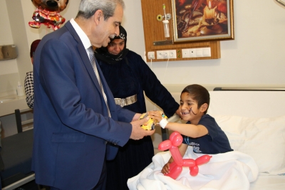 Başkan Demirkol ;dan Çocuklara Anlamlı Ziyaret