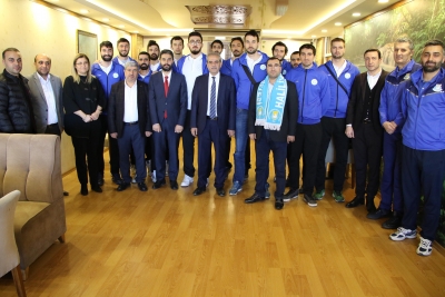 Başkan Demirkol, Voleybol Takımını Şampiyonluk Sözü İle Uğurladı